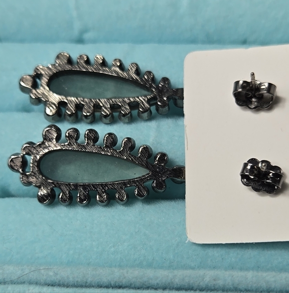 Avon Vintage Earrings Black Glass Stones Teardrop Earrings - Picture 6 of 16